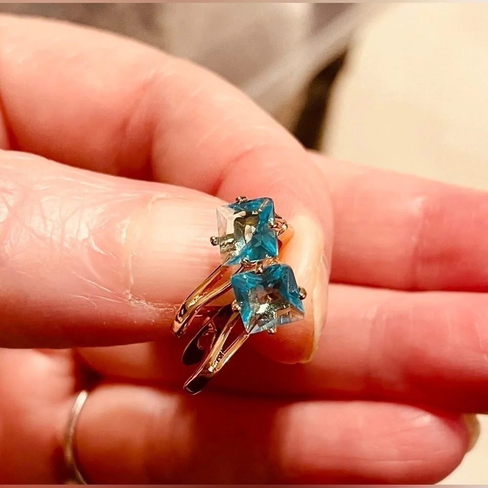 🌟HP🌟 BLUE TOPAZ CZ 18K Gold Plated Leaver Back Earrings Anniversary Gift